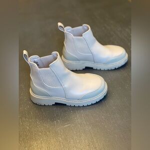 Old Navy Kids Beige Boots Slip-on